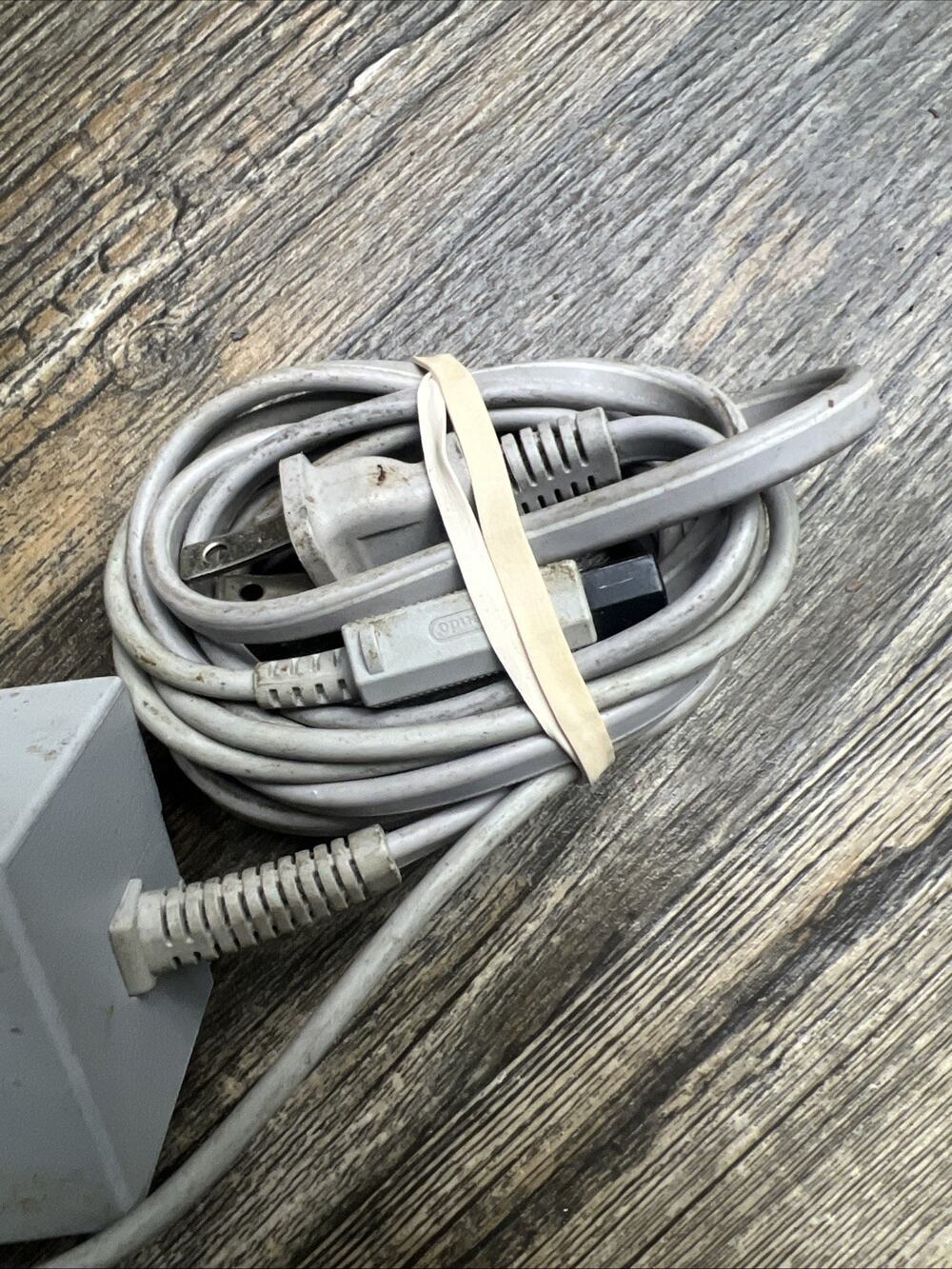 Nintendo RVL-002 AC Power Adapter for Nintendo Wii Console Official - Picture 3 of 4